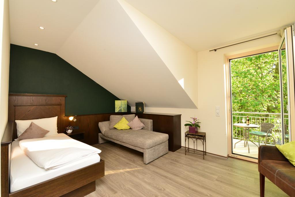 Autenrieder Brauereigasthof Ichenhausen Kamer foto