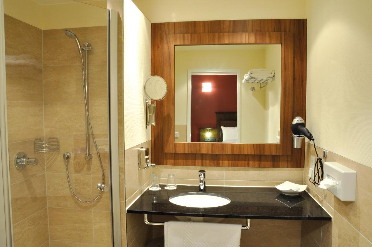 Autenrieder Brauereigasthof Ichenhausen Kamer foto